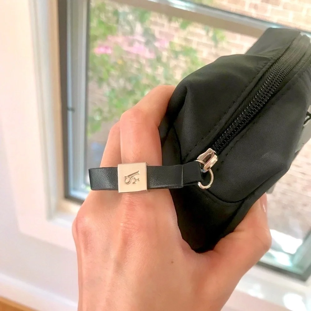 VS COSMETIC BAG